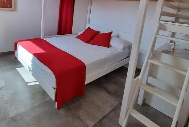 Appartement Superbe Entierement Renove 4est211 *